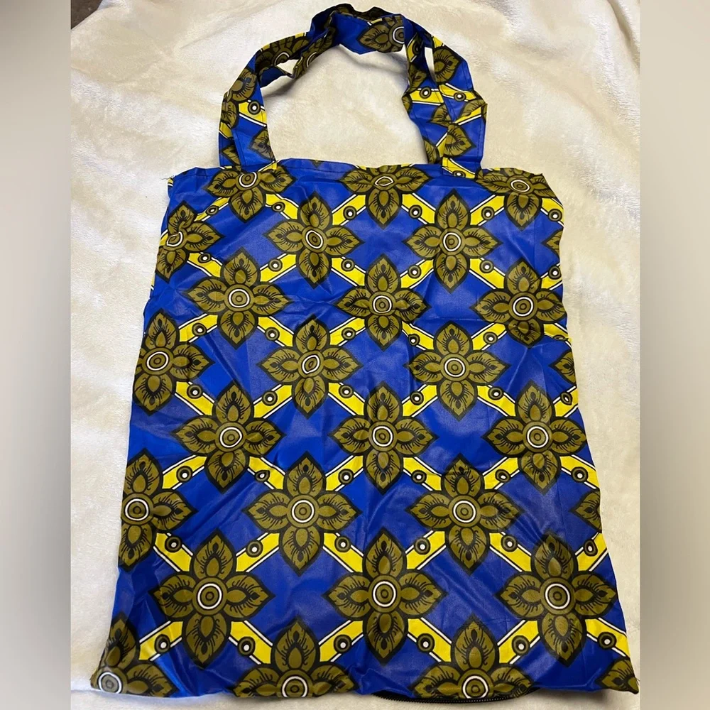 Women For Women International Heart Tote Expandable Tote Bag, NWOT